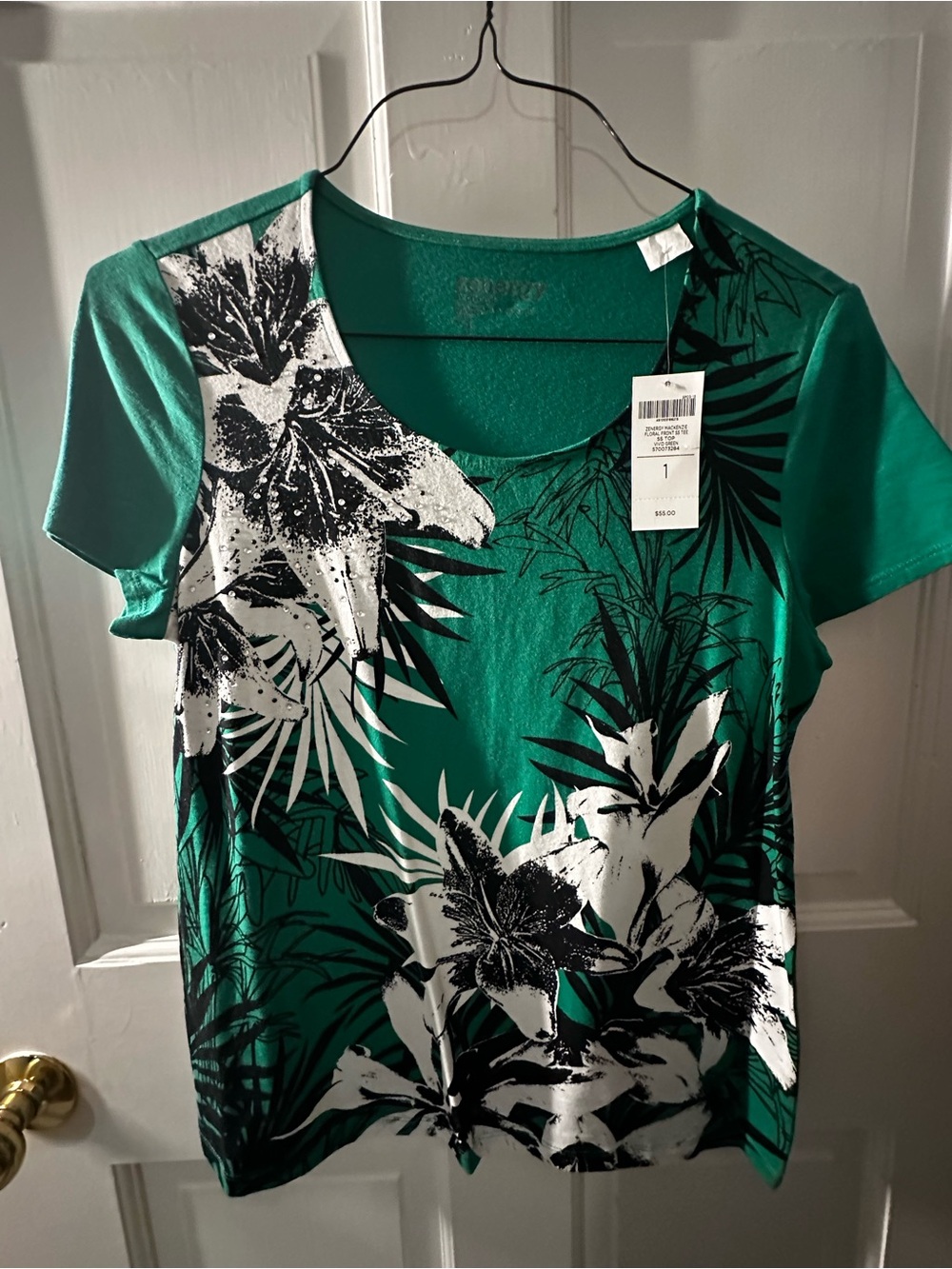 Women’s Green Floral Scoop Neck Top